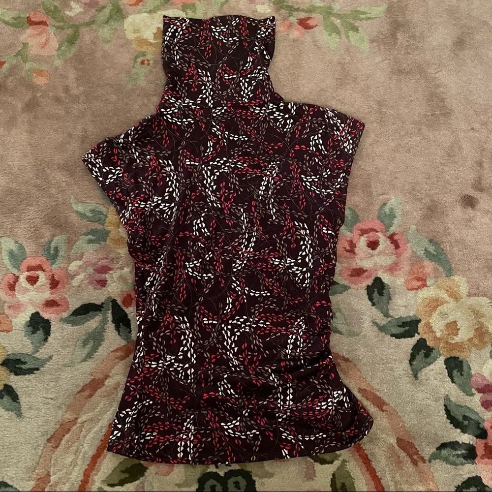 Diane Von Furstenberg cap sleeve silk top Sz 2